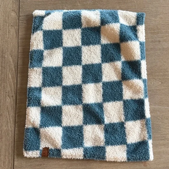 Checkered Blue and White infant Blanket - Picture 1 of 2